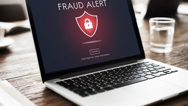 App di trading false Android e iOS